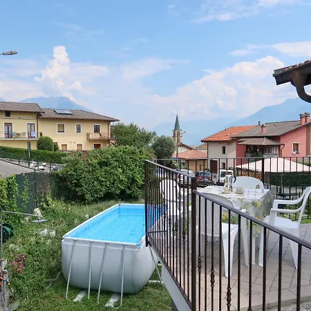 Holiday home Locazione Turistica Giardino Vista Lago - Dma369